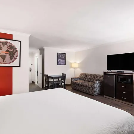 Ramada By Wyndham San Diego Poway Miramar Exterior photo